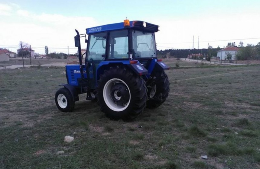 new-holland-6556s-traktor-big-4