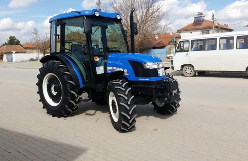 2016-model-new-holland-traktor-big-2
