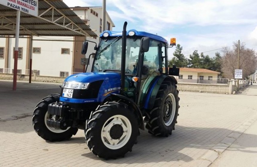 2016-model-new-holland-traktor-big-3
