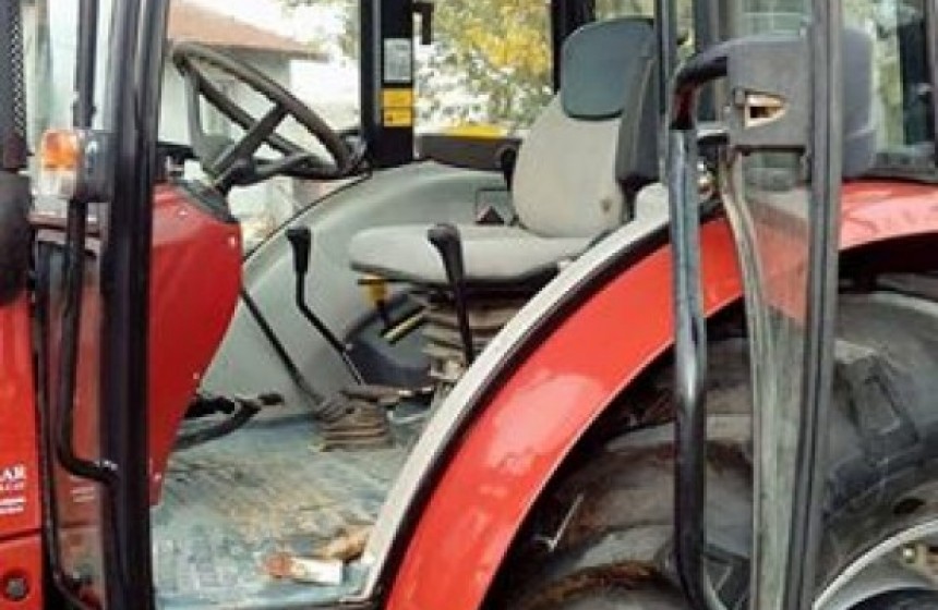 satilik-2012-model-tumosan-traktor-big-7