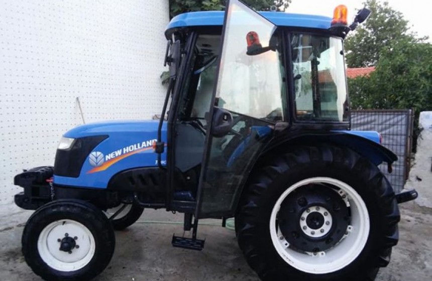 satilik-traktor-480-new-holland-big-1