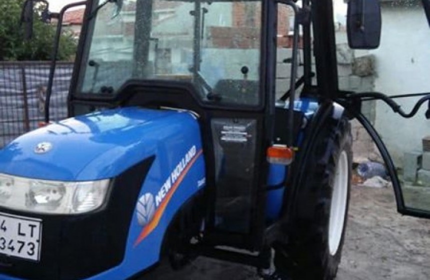 satilik-traktor-480-new-holland-big-4