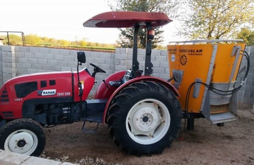 acil-satilik-2012-model-basak-traktor-big-0